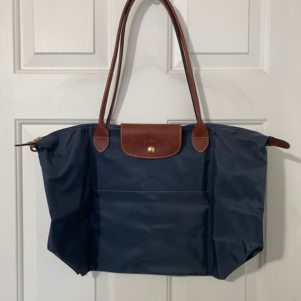 Longchamp La Pliage Large tote in classic Navy